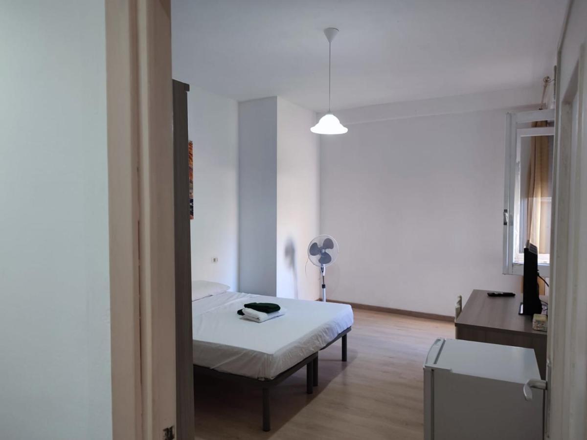 Rooms For Rent 67 Sassari Ngoại thất bức ảnh